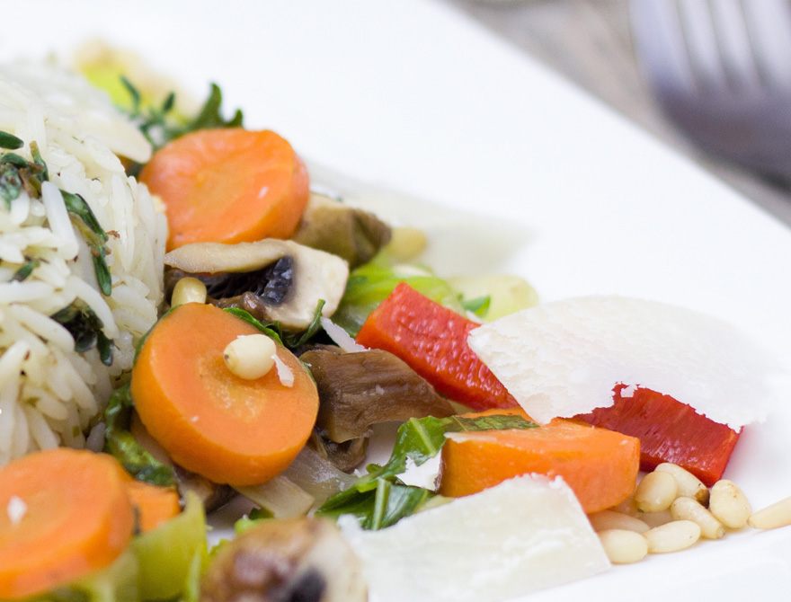 Prato de arroz com legumes